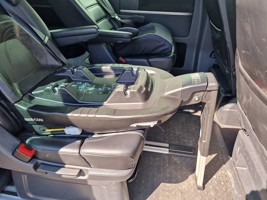Seggiolini per auto: Maxi Cosi Pebble + Fixierplatte – Usato da Leibstadt venduto da Stefu79 4