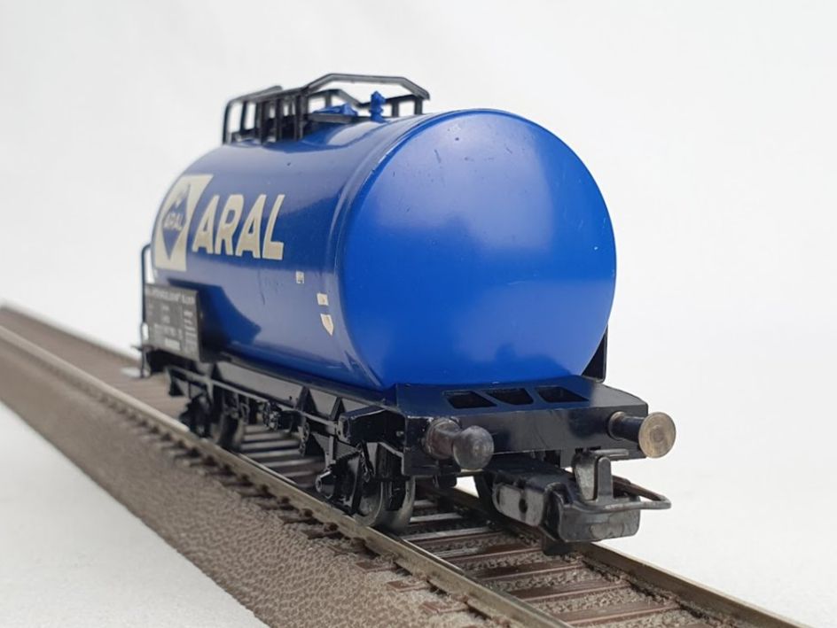 Märklin Modellini di ferrovie: Märklin 4646 DB Kesselwagen "ARAL" , Version: 1977 – Usato da Seon venduto da voAllBah 4