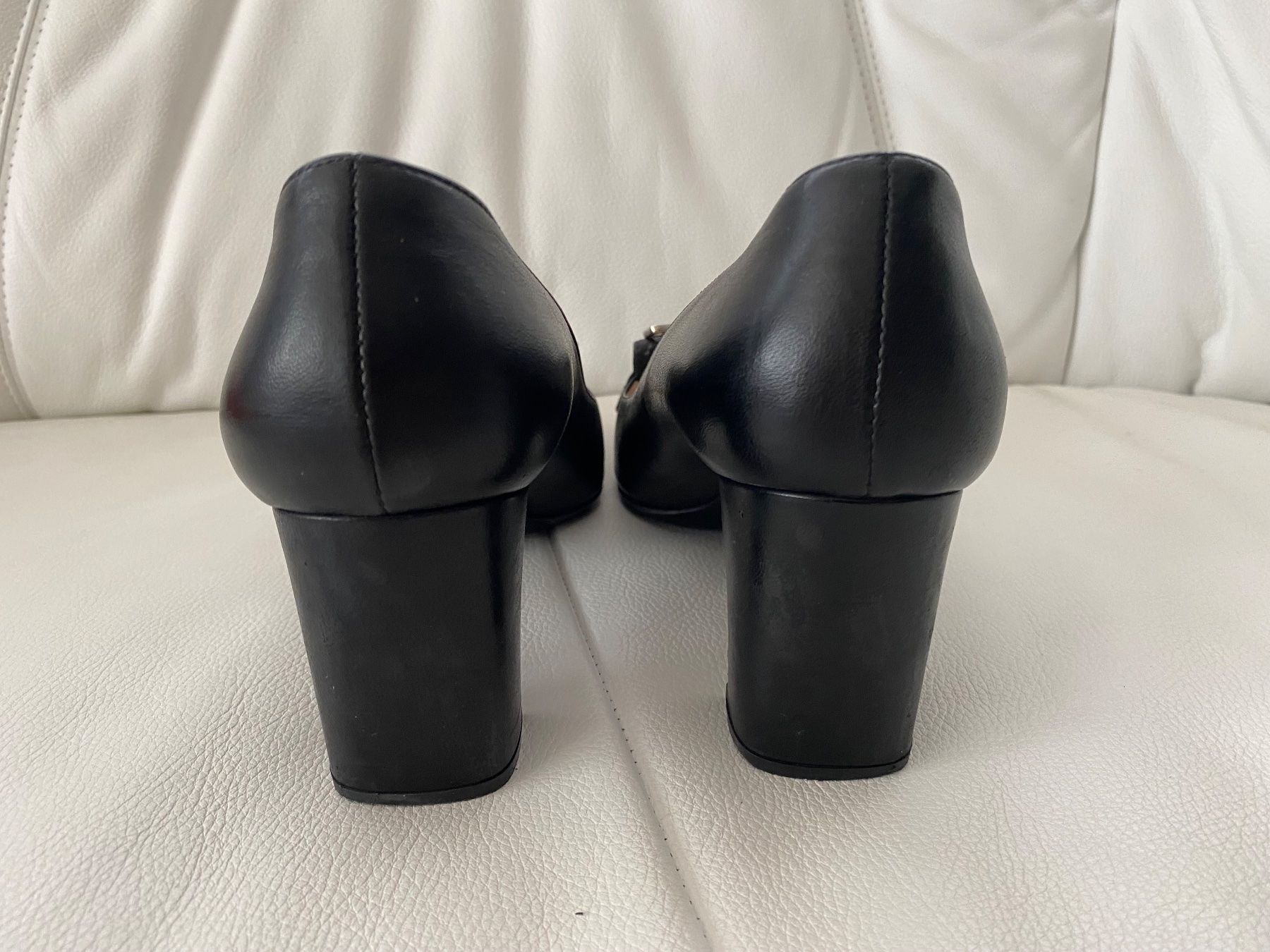 Prada Scarpe da donna: Pumps schwarz Leder Grösse 39 Marke PRADA – Usato da Appenzell Meistersrüte venduto da zongabolla 2
