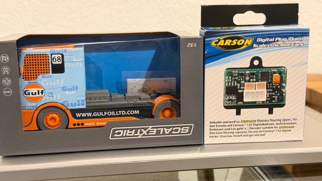 Piste: C3722 Scalextric Lkw Gulf Nr. 68 mit Carson Digitaldecoder – Nuovo e nell'imballaggio originale da Bettlach venduto da Qwert12
