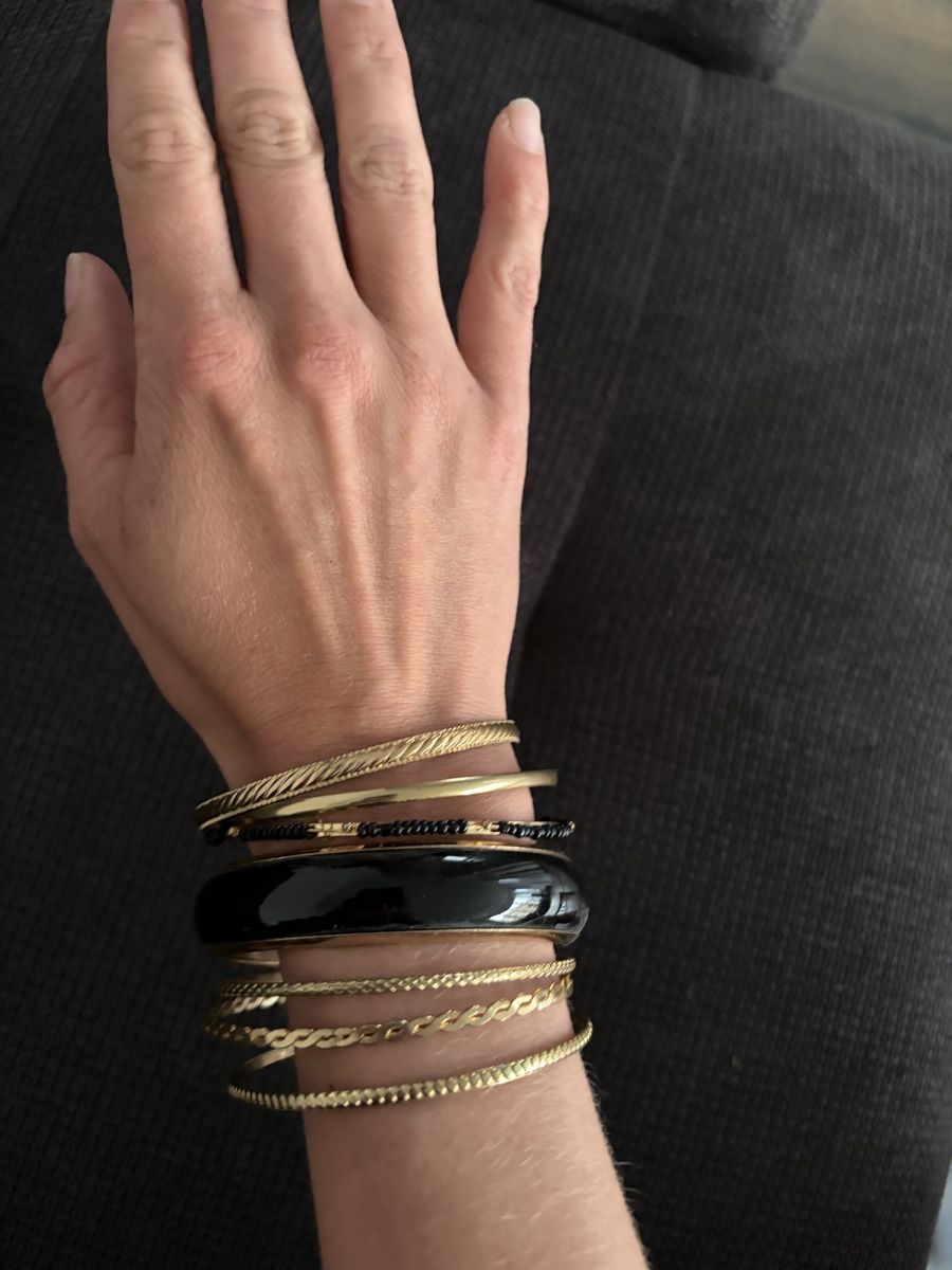 Bracciali & Braccialetti: Goldfarbene Armbänder-Set: 7 Stk. elegant, goldfarben – Usato da Lachen SZ venduto da AnSi88