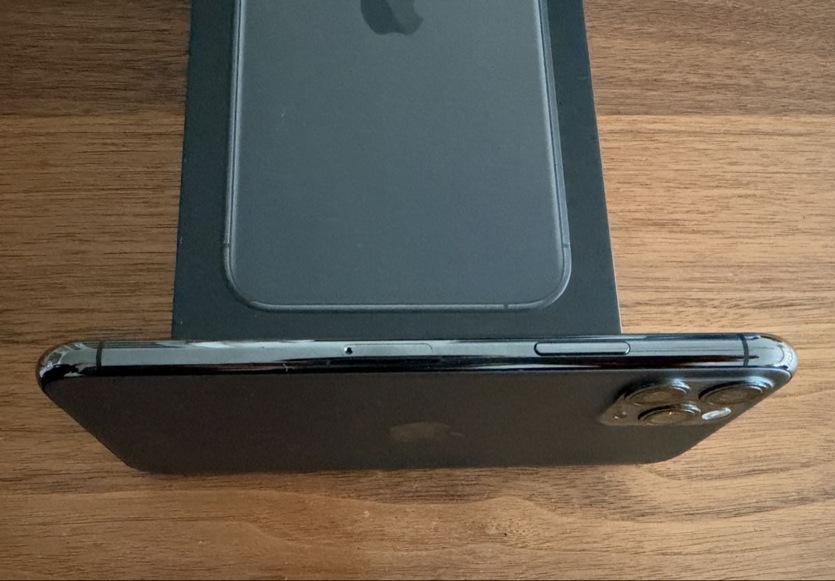 Apple Telefoni cellulari / Smartphones: Apple iPhone 11 Pro 64GB Space Gray – Usato da Wiezikon b.Sirnach venduto da talamona94 3