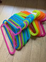 Lot de 25 cintres IKEA pour enfants