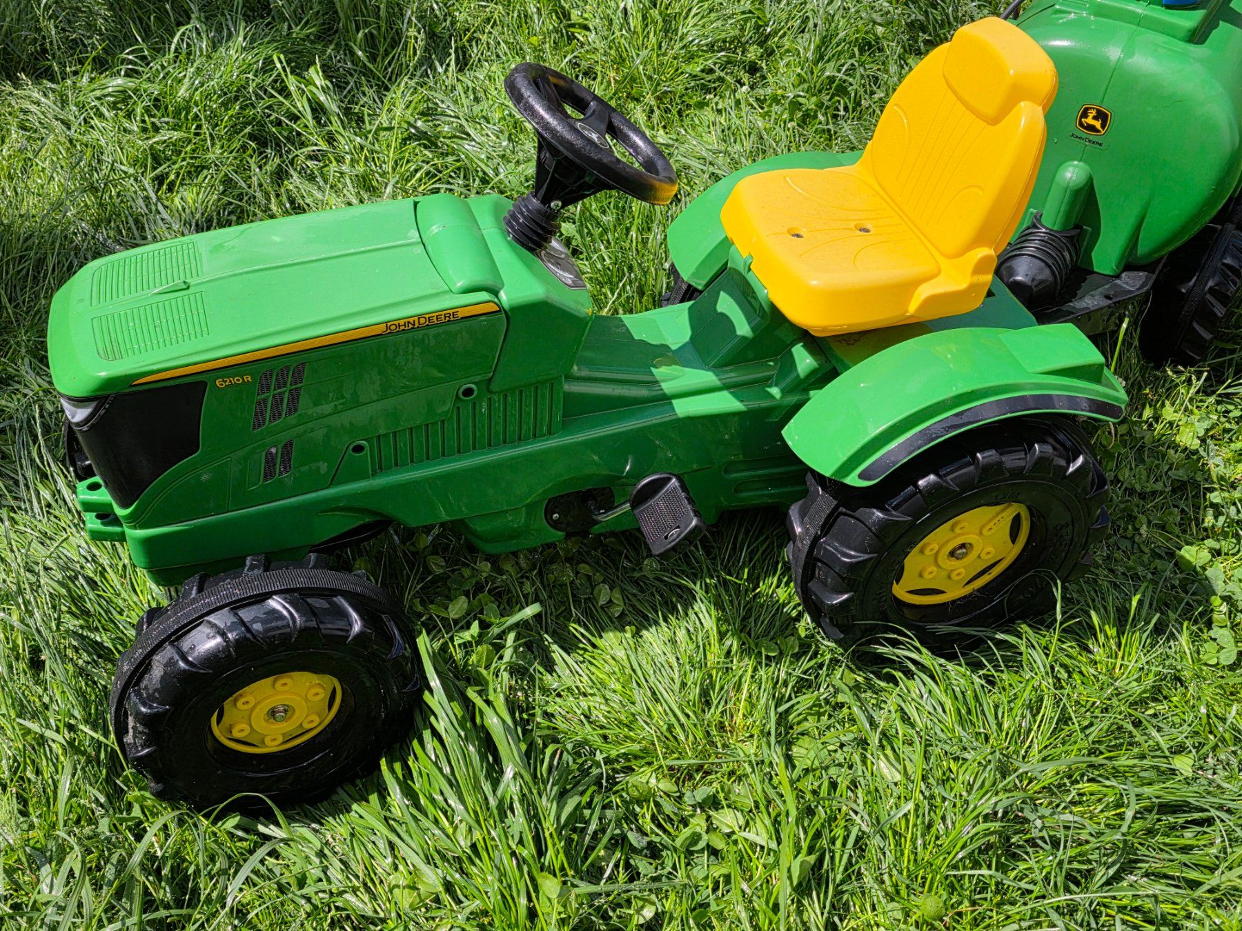 John Deere Veicoli per bambini: Tracteur à pédale + remorque – Usato da Orvin venduto da mar_jn7q 2