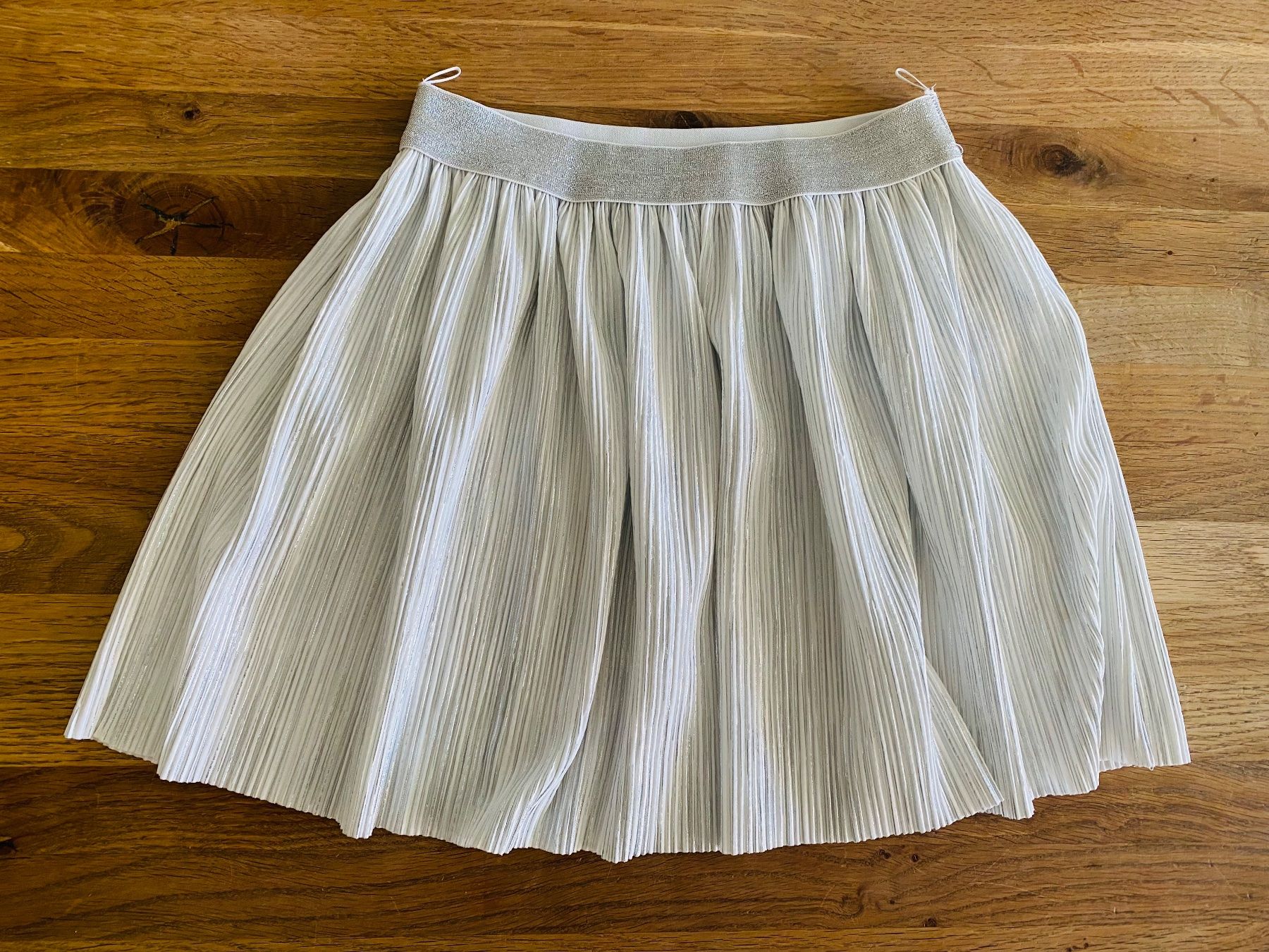C&A Robes et jupes: Mädchen-Rock SILBER-GLITZER, 134cm, c&a, BRIEF – D'occasion à Bassersdorf par jgo_9mfk