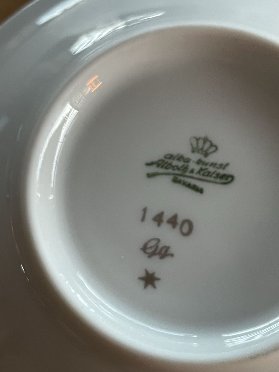 Tazze: Espressotasse und Untertasse  – Usato da Seltisberg venduto da Erdbi 2