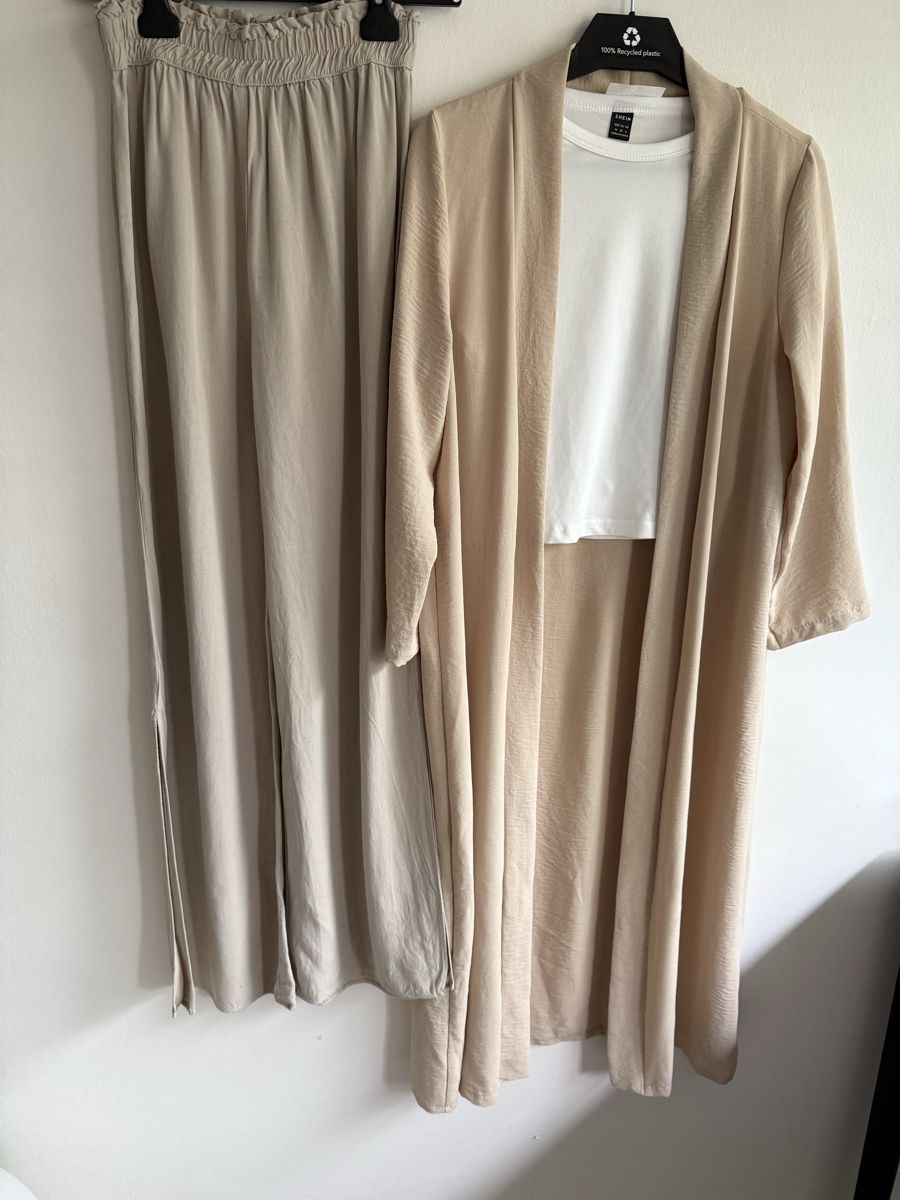 Lotti di vestiti: Kleider-Set beiges - Grösse S - 8 Teile  – Nuovo (secondo la descrizione) da Genève venduto da fat_5zzp 1