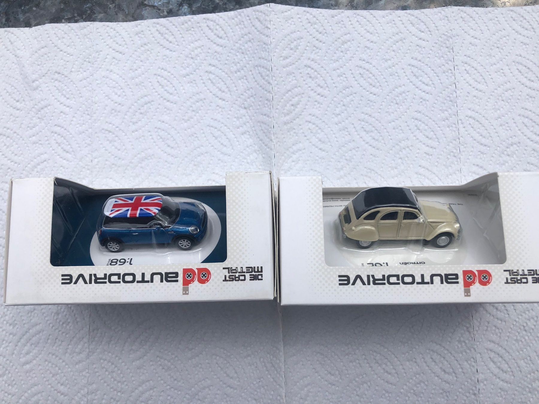 Chiavette USB: USB Flash Drive Mini Cooper + Citroën 2CV – Usato da Herzogenbuchsee venduto da Feltre.