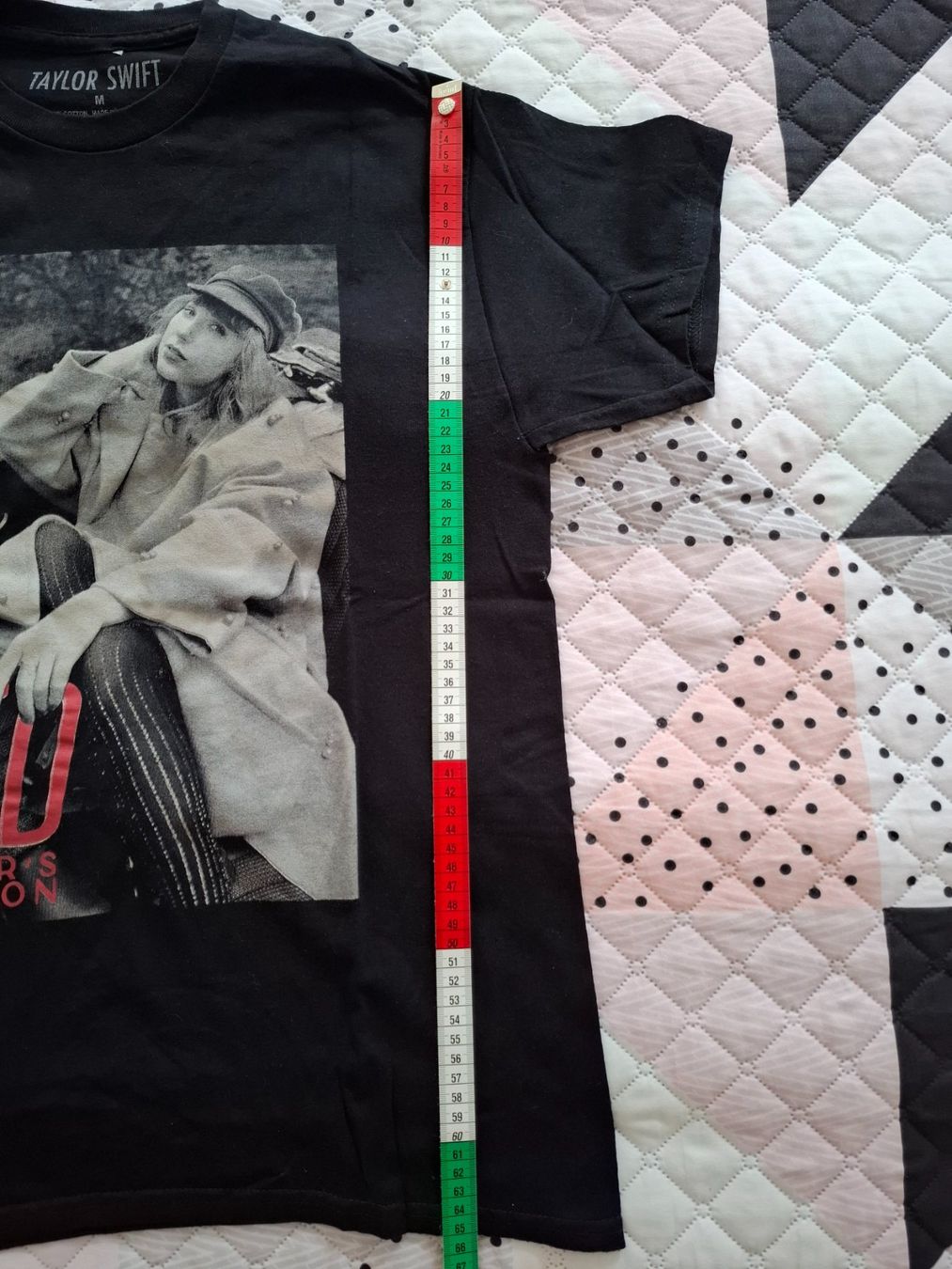 T-Shirts: T-shirt Taylor Swift "Red-Taylor's Version" – Gebraucht aus La Neuveville von maripiou 3