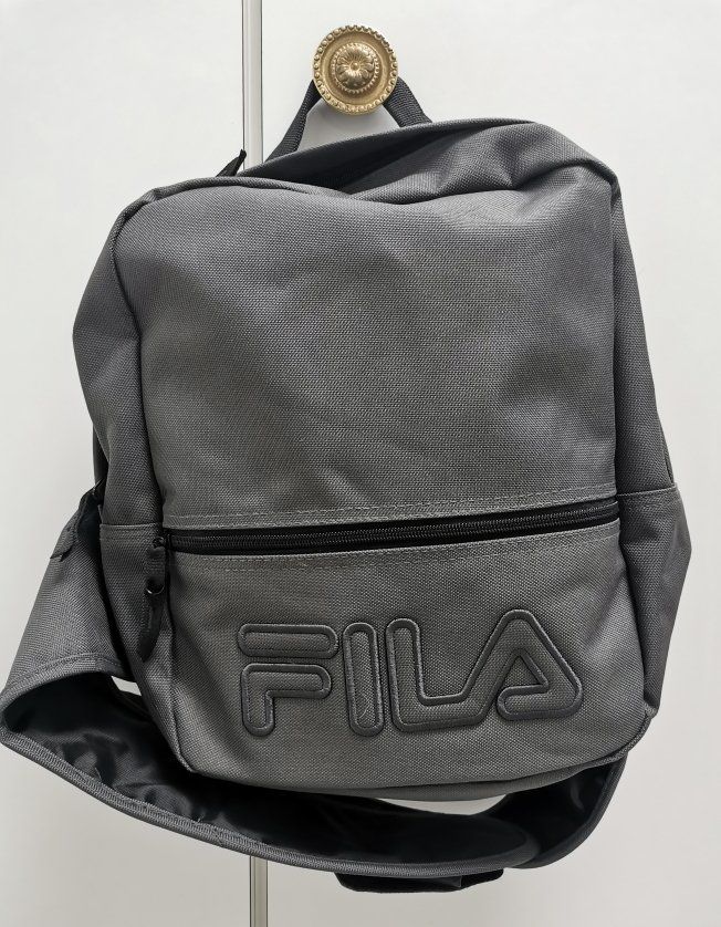 Fila Zaini: Kleiner Rucksack "FILA" – Nuovo (secondo la descrizione) da Dänikon ZH venduto da Beldiwuffi