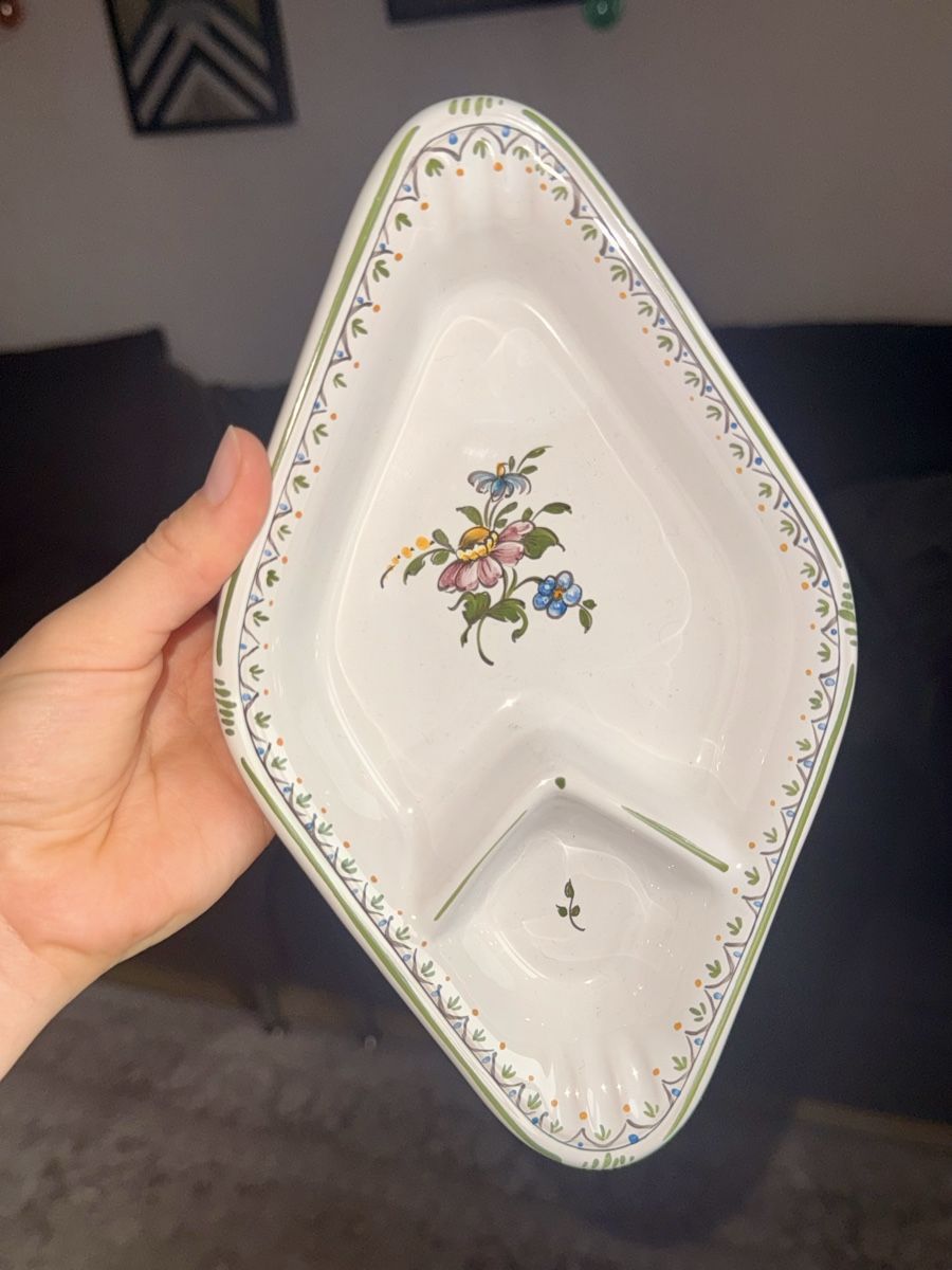 Teller: Handcrafted Faience Ceramic Serving Plate – French Origin – Neu (gemäss Beschreibung) aus Le Sentier von CannelleVintage13 1