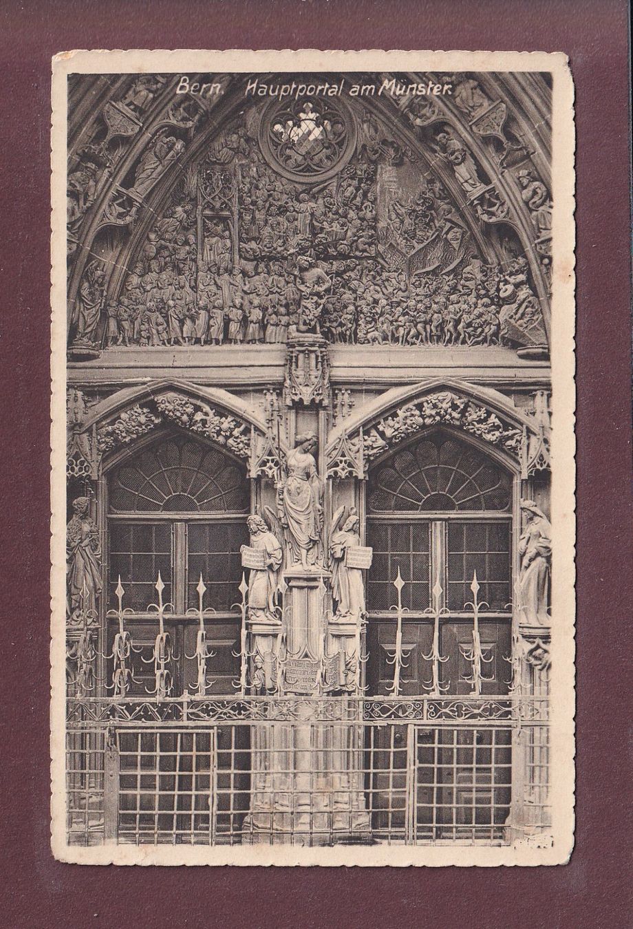 Cartoline postali: BERN - Münster - Hauptportal – Usato da Pully venduto da nicecards