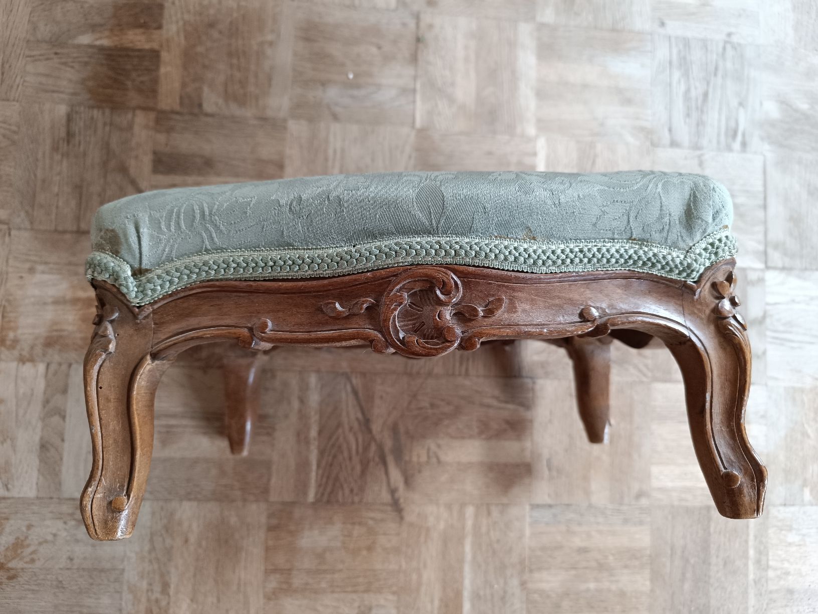 Articoli in legno: Repose-pied style Louis XV – Usato da Cossonay-Ville venduto da Aryann34