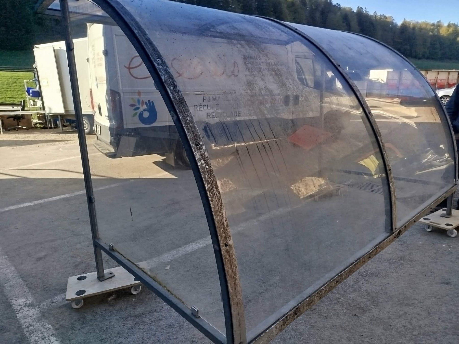 Rifugi: Abri à vélos – Usato da La Chaux-de-Fonds venduto da Emmaus2300CDF 1