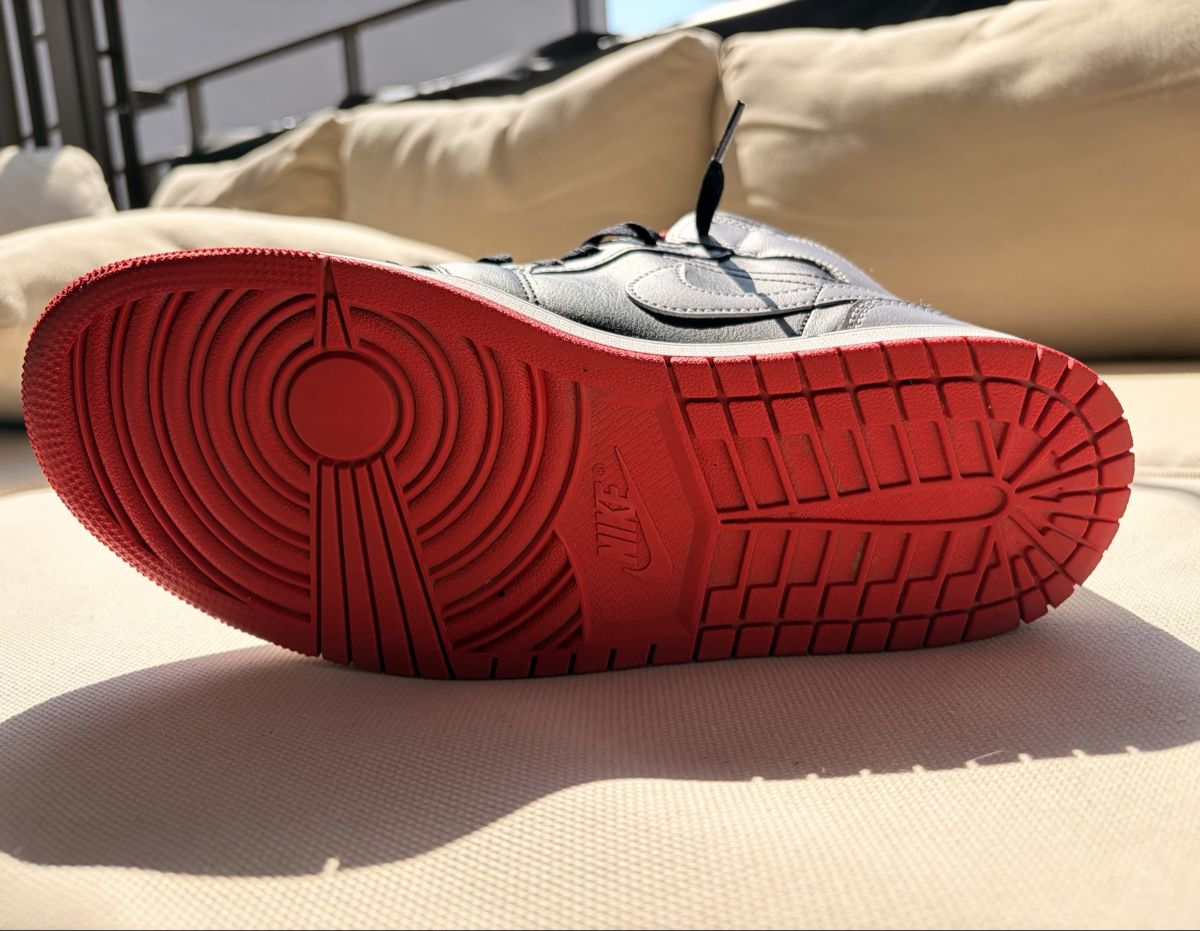 Jordan Chaussures hommes: Air Jordan one mid  – D'occasion à Echallens par xav_tq6m 1