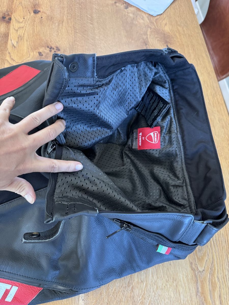 Ducati Pantaloni: Motorrad Ducati Lederhose Grösse 48  – Usato da Niederbüren venduto da Oetschli 5