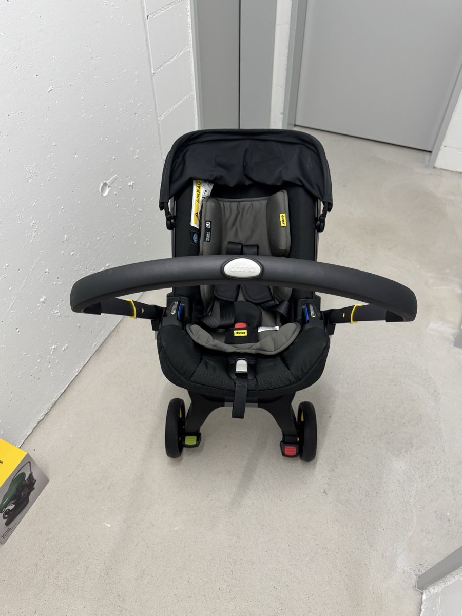 Doona Sièges auto: Doona Car Seat & Stroller + Isofix Base Bundle – Neuf (Voir description) à Luzern par lor_y6tg 6