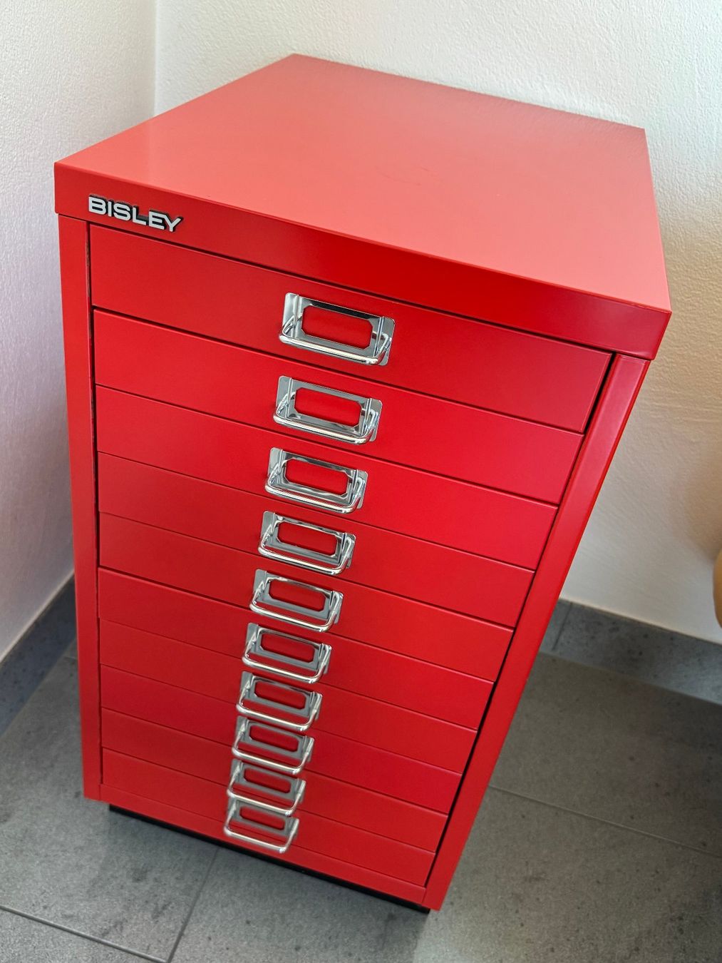 Commodes: BISLEY Multidrawer Kardinalrot, 10 Schubladen A4 Grösse – D'occasion à Lachen SZ par officefactoryag 2