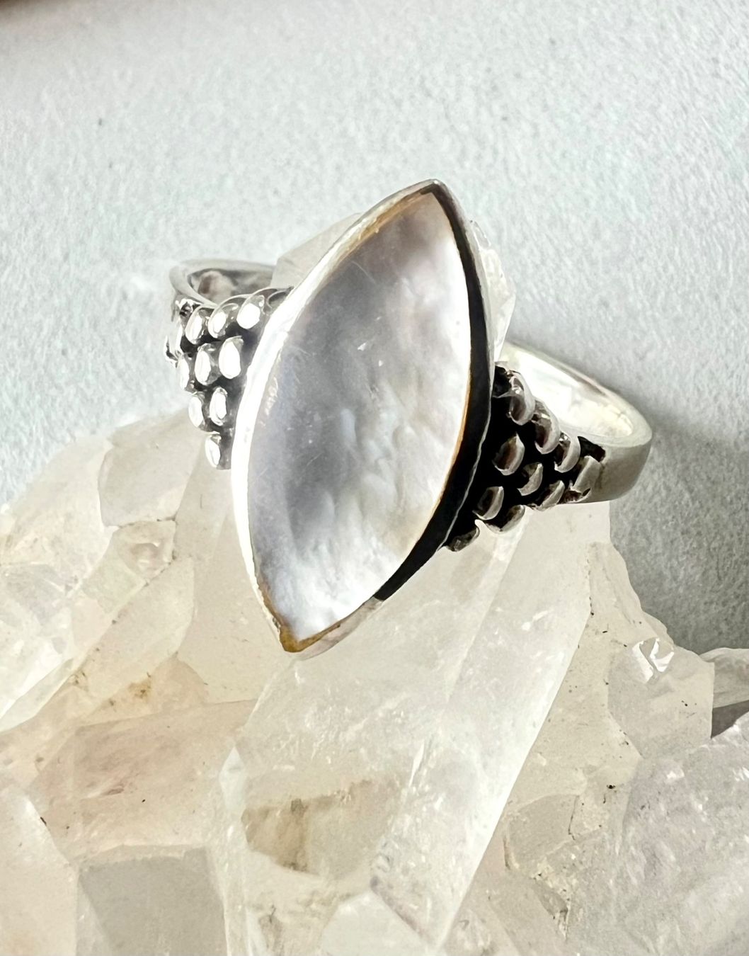 Ringe: Vintage Silberring 925 mit schimmerndem Perlmutt-Schiffchen – Gebraucht aus Ruswil von artbyhand 7