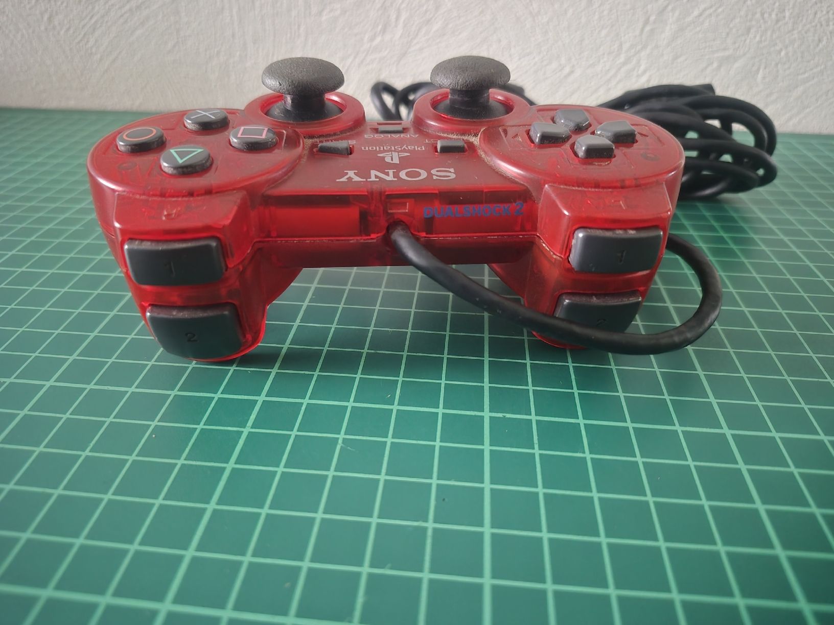 Sony Controller: Sony PS2 DualShock 2 Controller - Translucent Red (Used) 🎮 – Usato da Meyrin venduto da Retro-GZ 2