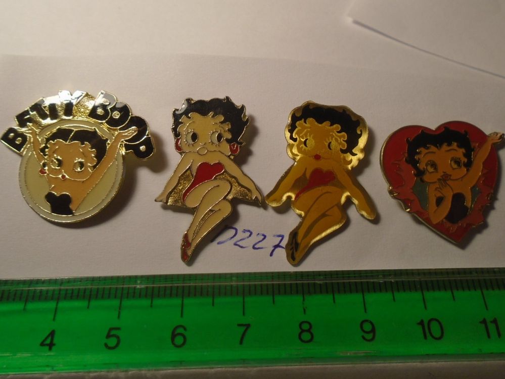 4 ver Betty Boop Pins (D227) | Kaufen auf Ricardo