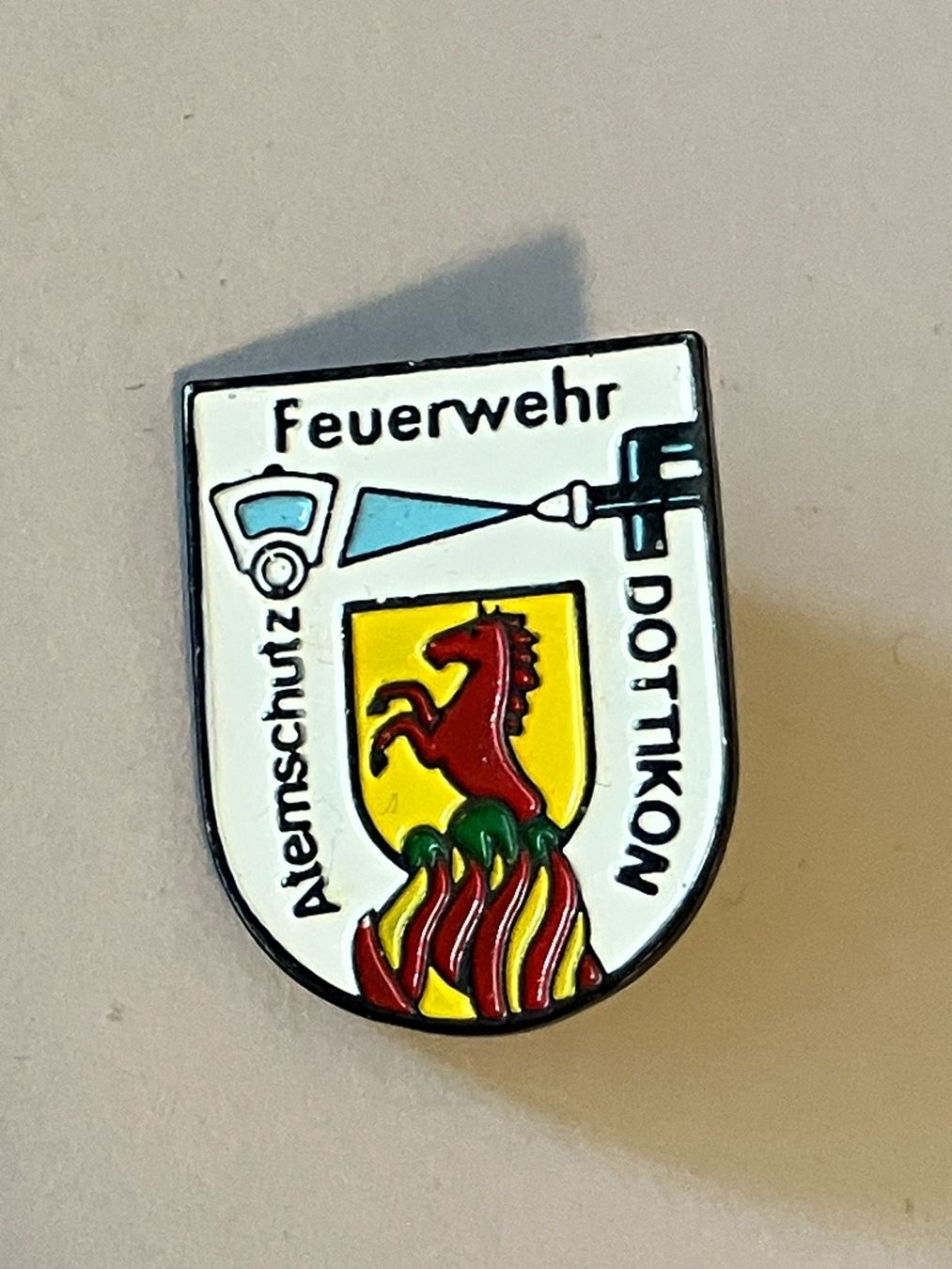 Placchette & Badge: 1 Pin Dottikon Feuerwehr Atemschutz – Usato da Basel venduto da djwwpp