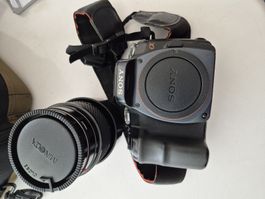 Sony Alpha 6000 Systemkamera mit Minolta Objektiv und Tasche