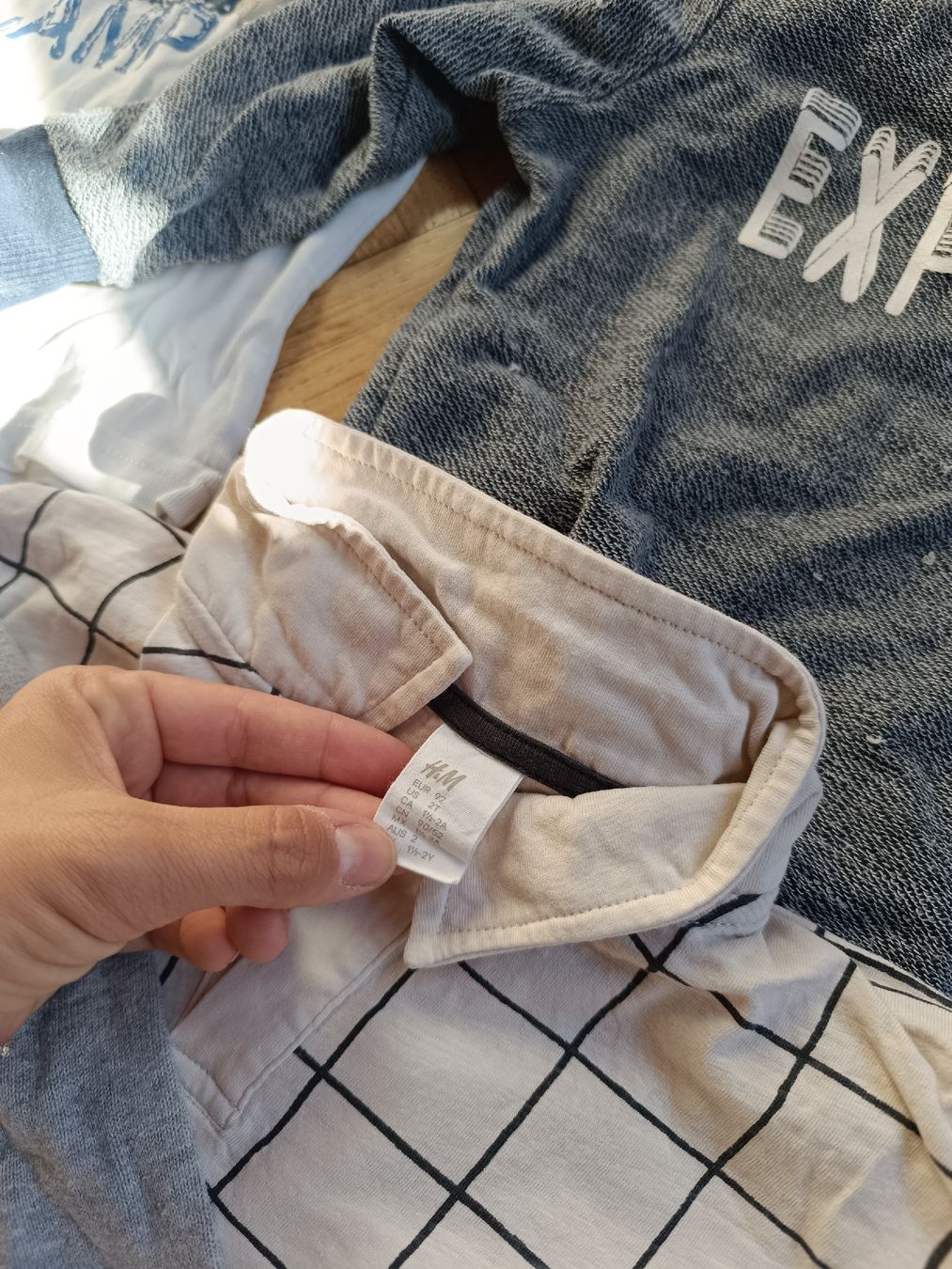Kleiderpakete & -sets: Kleiderpaket Jungen Langarm Shirts Pullovery 86/92 – Gebraucht aus Malans GR von maassl 1