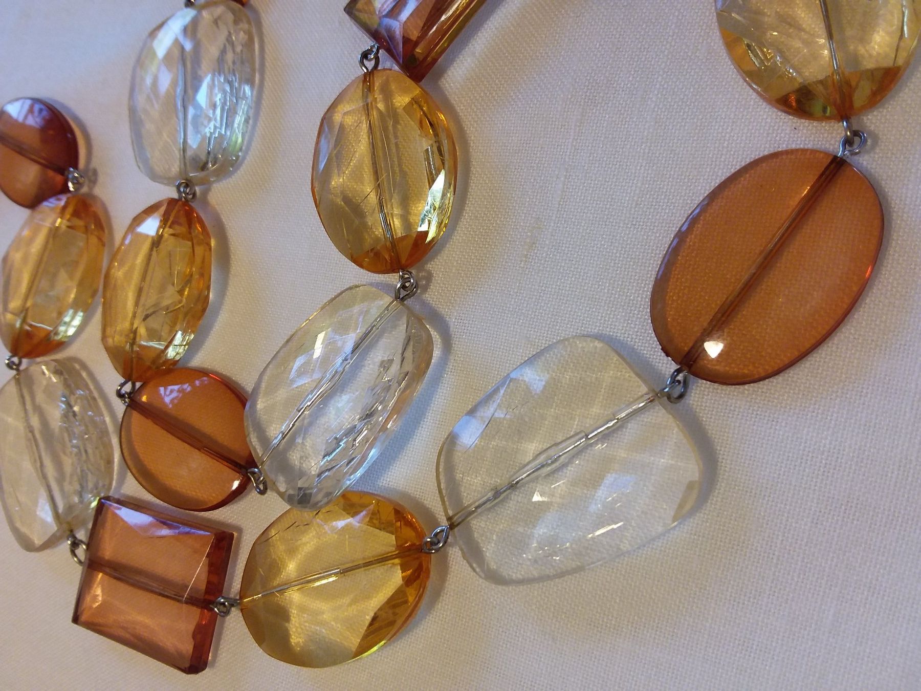 Ketten: Vintage Statement-Kette mit grossen Plexiglas Perlen ca1975 – Gebraucht aus Zürich von sanwit 1