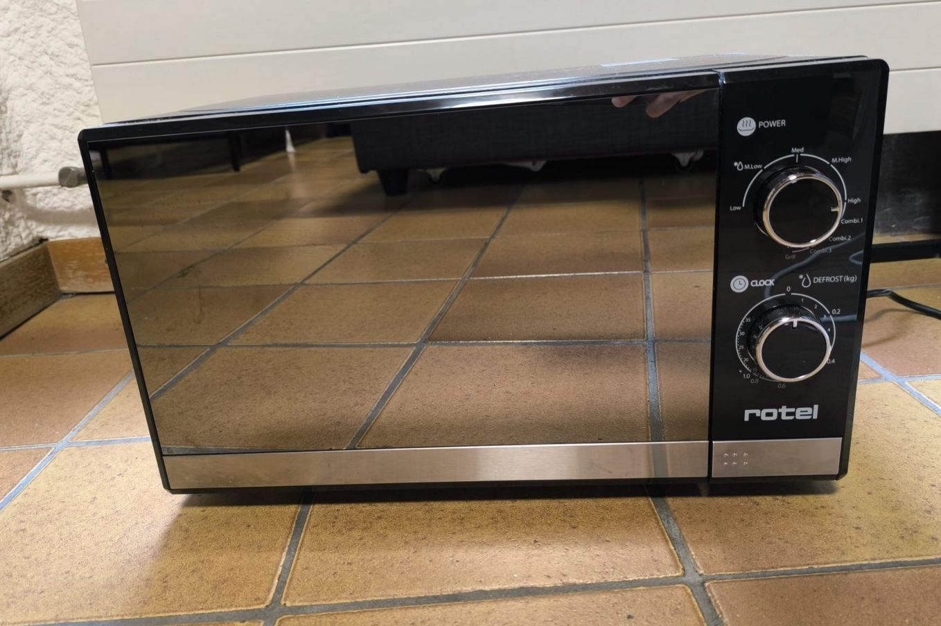 Rotel Backöfen: Micro-ondes Rotel – Bon état – Gebraucht aus Yverdon-les-Bains von mer_9whm