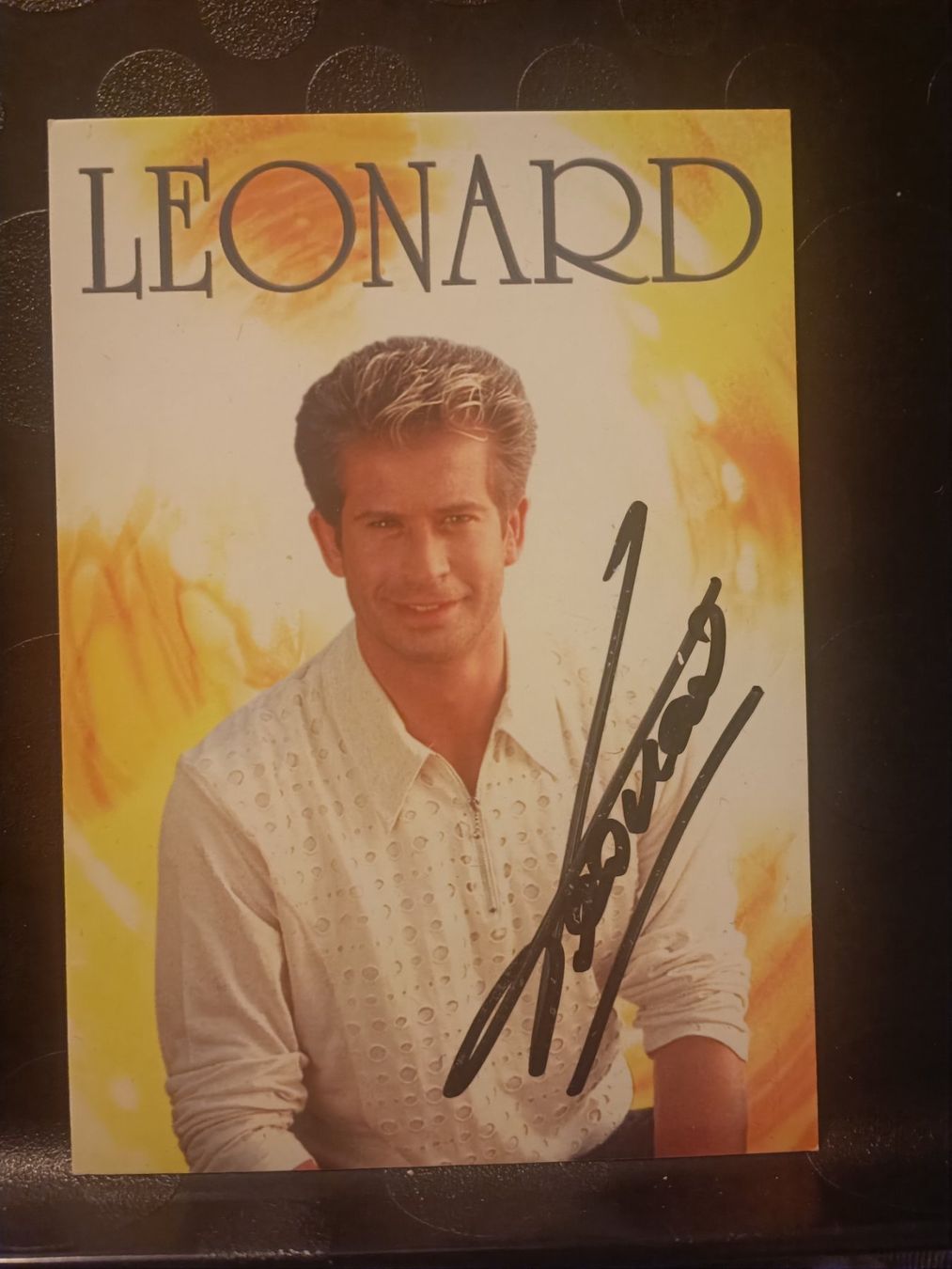 Autografi: Leonardo - Handsigniert Autogrammkarte – Usato da Menziken venduto da Artographs