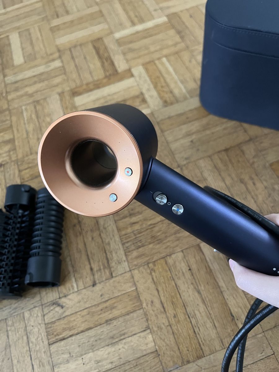 Dyson Asciugacapelli: Dyson Hairdryer with Case + All Attachments – Usato da Zürich venduto da ein_7wzr 3