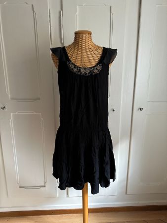 SANDRO - Kleid schwarz verspielt 38