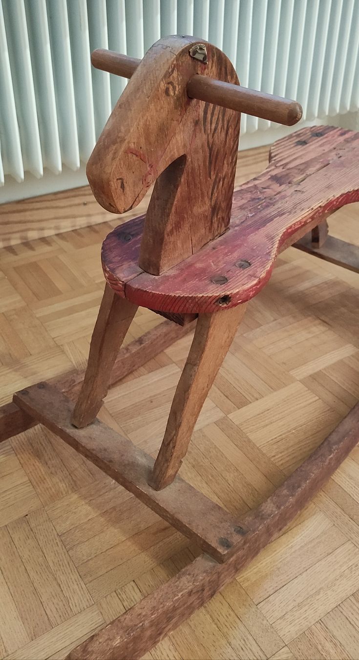 Giocattoli: Antik Schaukelpferd Vintage – Usato da Wattenwil venduto da TabeaK 1