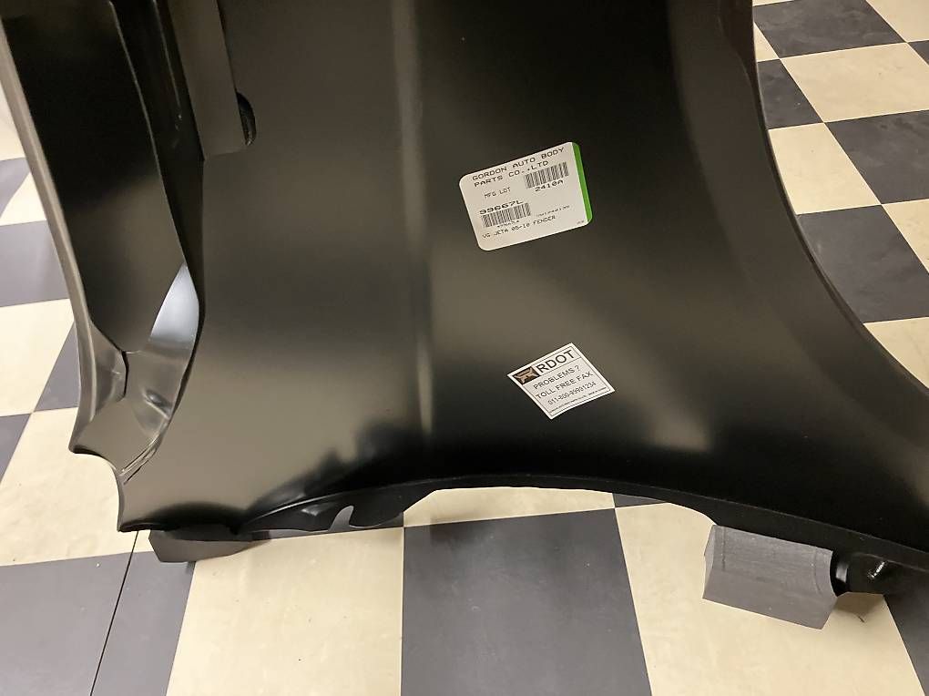 Tutti pezzi di ricambio auto: VW Golf 5 Kotflügel vorne – Usato da Thierachern venduto da Toysoldier 2