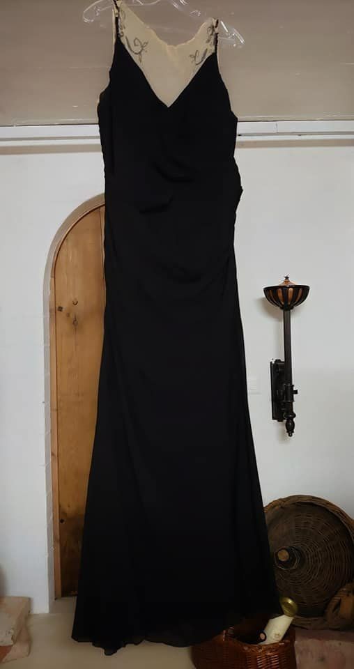Kleider: Abendkleid in schwarz mit Tattoo-Optik – Neu (gemäss Beschreibung) aus Schaffhausen von AtelierPudesco