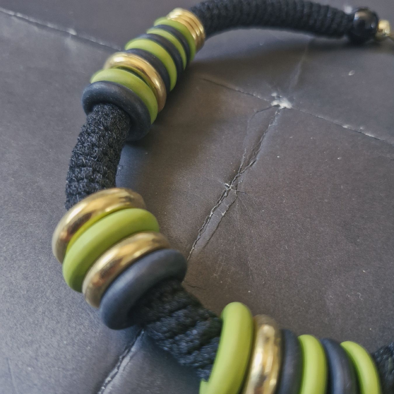 Colliers: Collier vert avec corde noire – D'occasion à Neuchâtel par yas_zdb7 1