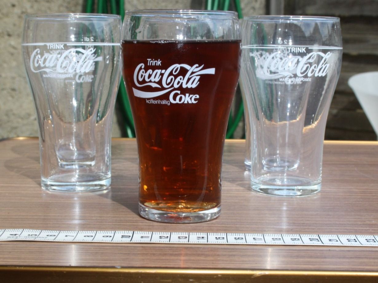 Coca-Cola Bicchieri: VINTAGE COCA COLA GLÄSER – Usato da Wauwil venduto da Pneuedy 1