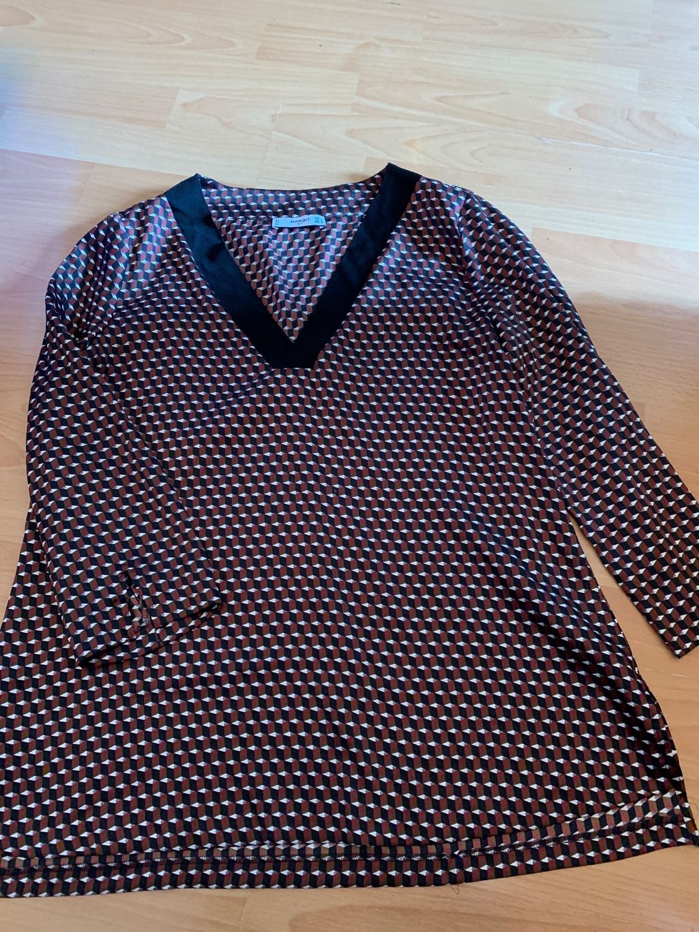 Mango Tops: Joli haut Mango taille L – Gebraucht aus MEYRIN von Gwendo10