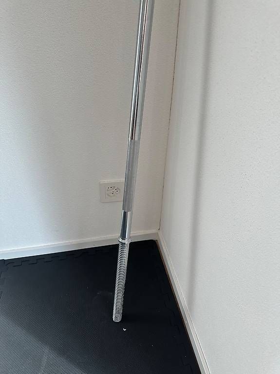 Poids & Haltères: 180cm Langhantel mit Sternverschluss – D'occasion à Kriens par albxn 2