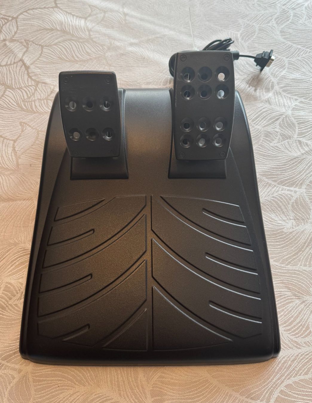 Logitech Controller: Logitech Driving Force GT volant + pédalier PS3/PC – Usato da L'Orient venduto da dav_8slp 2