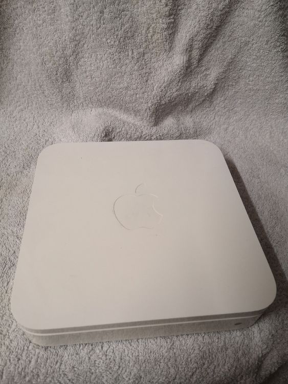 Apple Airport Base Station (Gebraucht) in Uetikon am See für CHF 10 ...