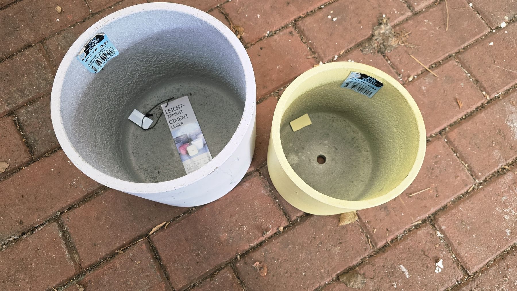 Vasi per fiori: Zement 2er Set  Blumentöpfe, hellblau & gelb, neu – Nuovo e nell'imballaggio originale da Dussnang venduto da Priska2285 1