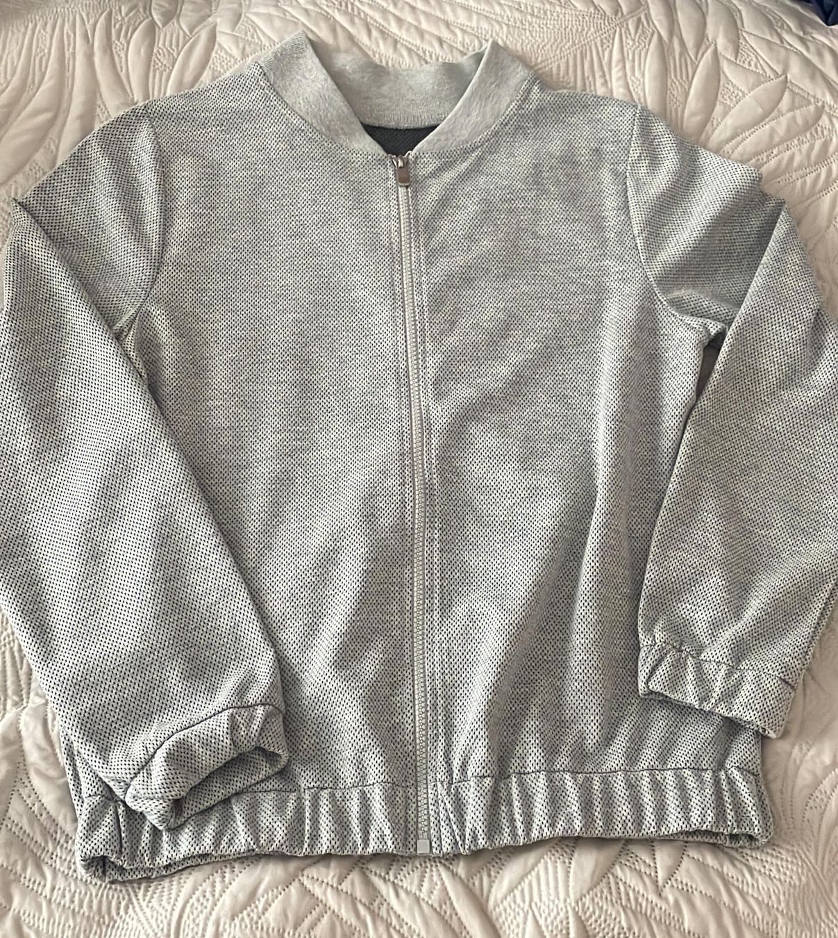 H&M Jacken: Leichter, grauer Bomber-Pulli von H&M, Grösse S – Gebraucht aus Winterthur von GrobyK