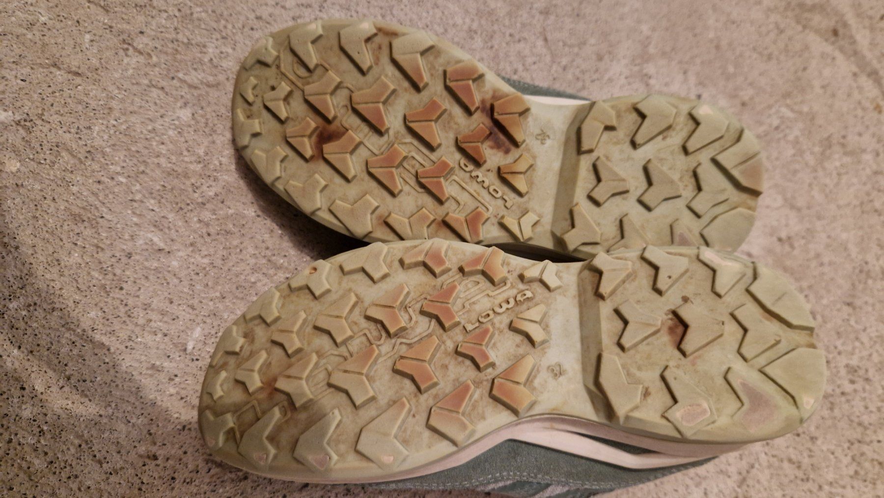 Lowa Scarpe per ragazzi: Lowa Trekkingschuh, Grösse 32 – Usato da Wettingen venduto da Diphtong 3