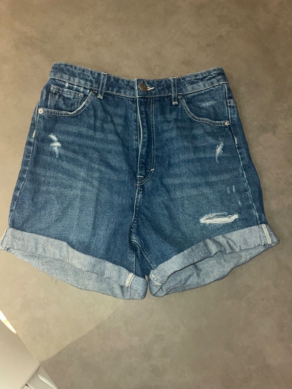 H&M Hosen: Jeans Shorts – Gebraucht aus Fislisbach von arse