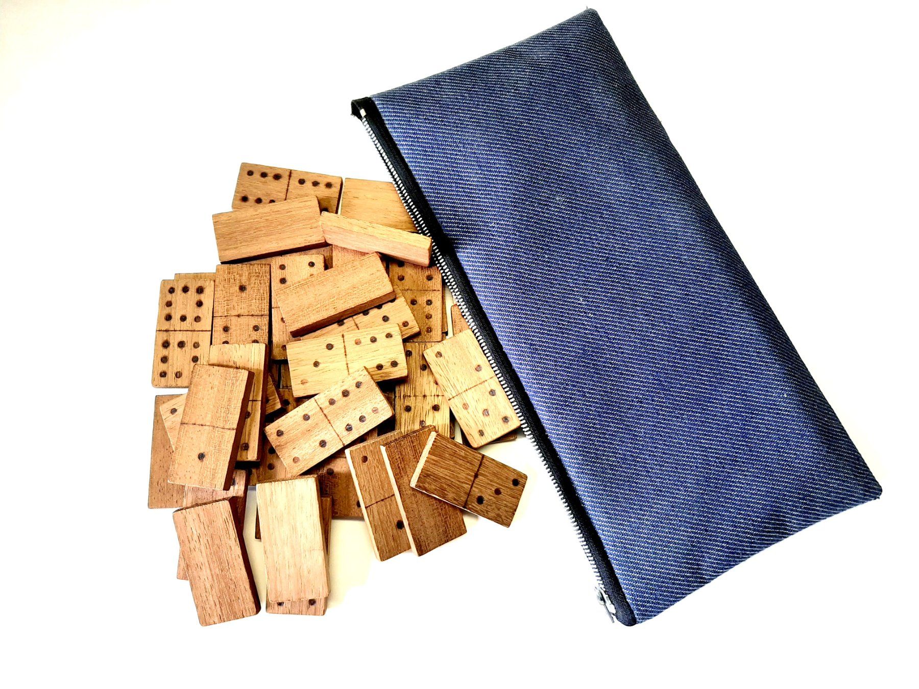 Spiele: Domino aus Holz Handarbeit – Gebraucht aus Flaach von maj_w_ 1