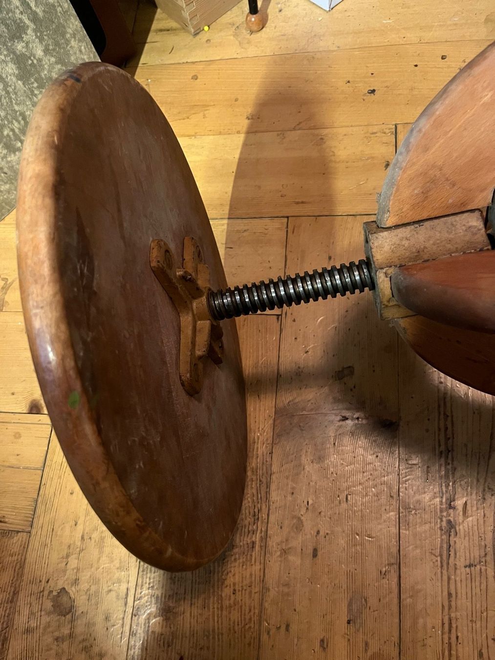Sgabelli: Vintage Hocker drehbar – Usato da Zürich venduto da Luftibus01 3