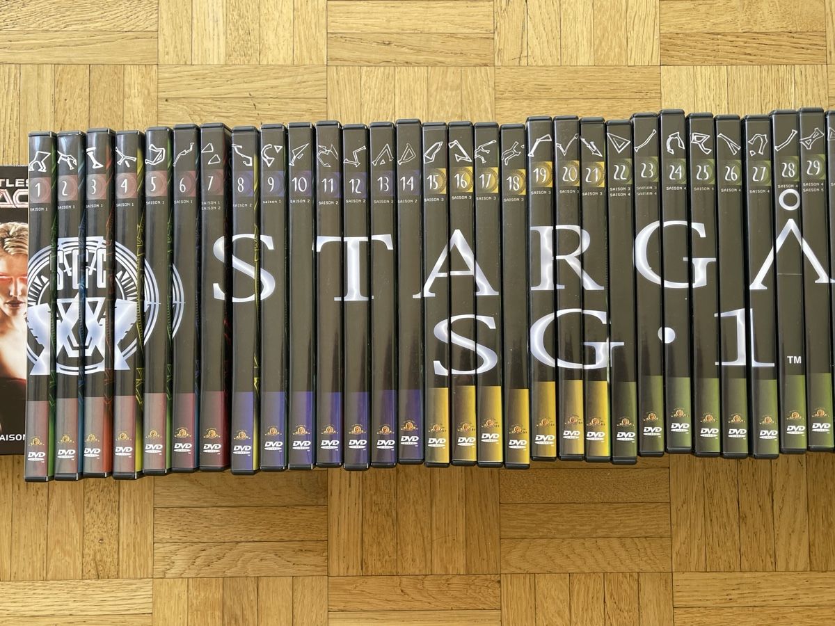 Tous les DVDs: lot de  DVD stargate – D'occasion à Peseux par philstyle 3