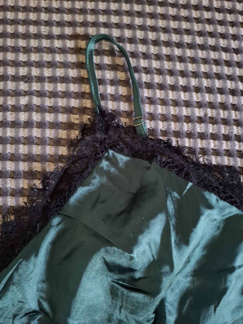 Negligees & Pyjamas: Pyjama vert effet soie – Gebraucht aus Ebikon von Jayjay60123027 1